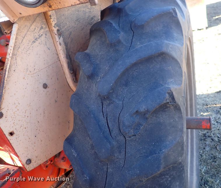 image for item DQ3884 Case 841C  tractor