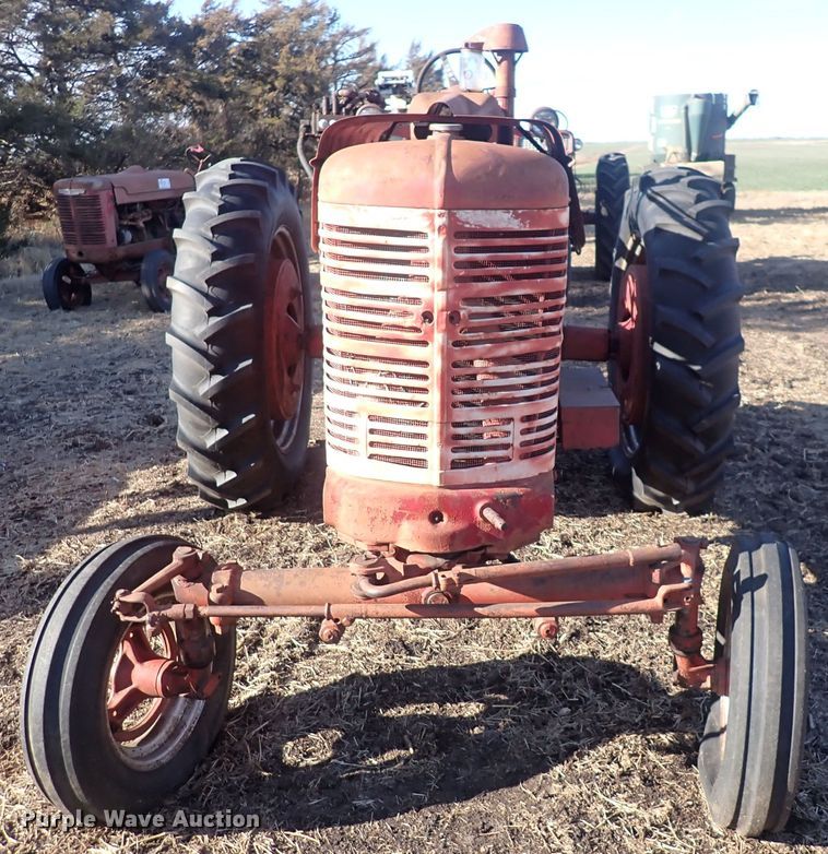 image for item DQ3887 1953 International Harvester Farmall Super M  tractor