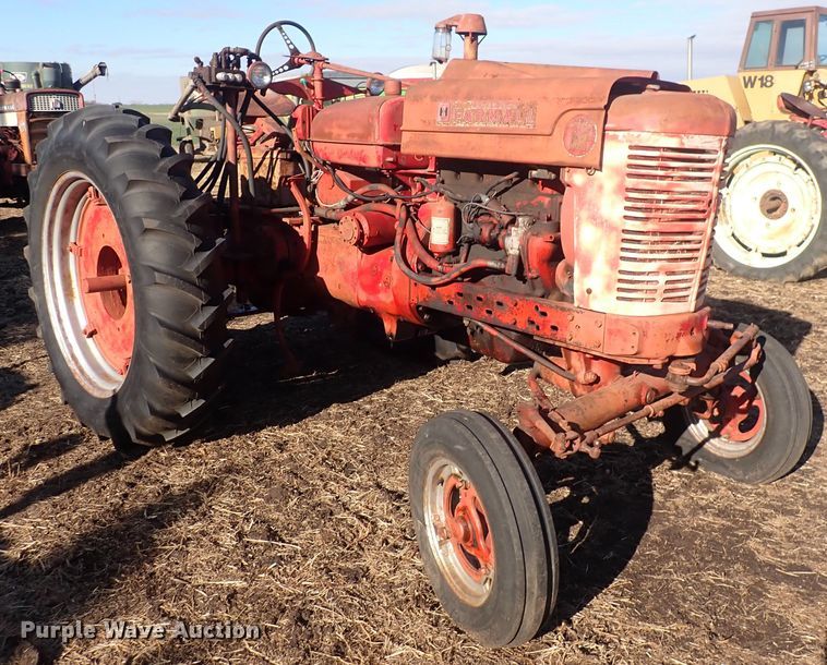 image for item DQ3887 1953 International Harvester Farmall Super M  tractor