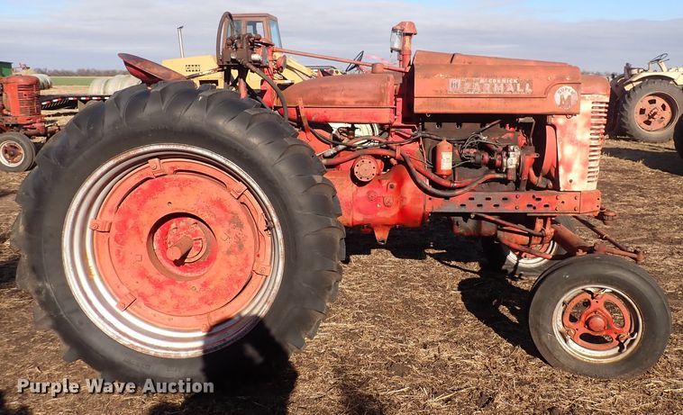 image for item DQ3887 1953 International Harvester Farmall Super M  tractor