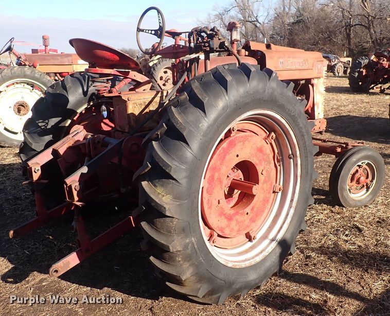 image for item DQ3887 1953 International Harvester Farmall Super M  tractor