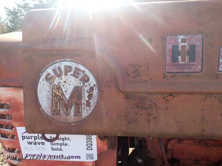 image for item DQ3887 1953 International Harvester Farmall Super M  tractor