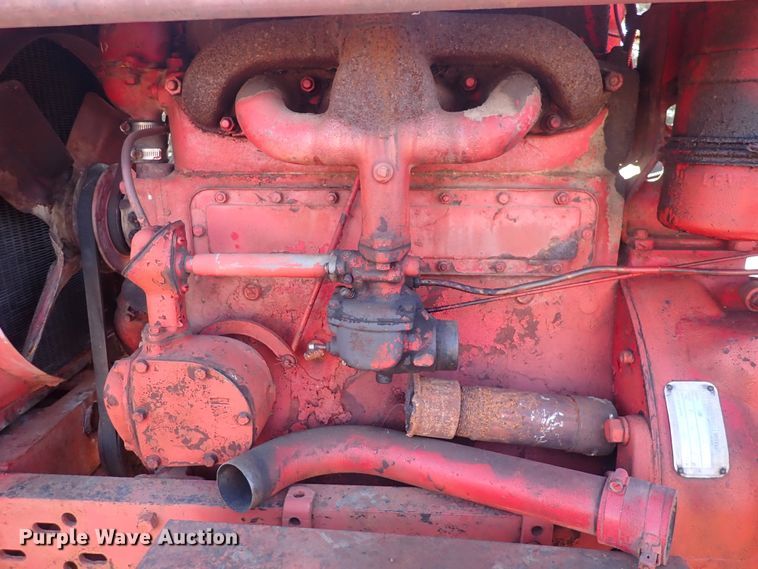 image for item DQ3887 1953 International Harvester Farmall Super M  tractor