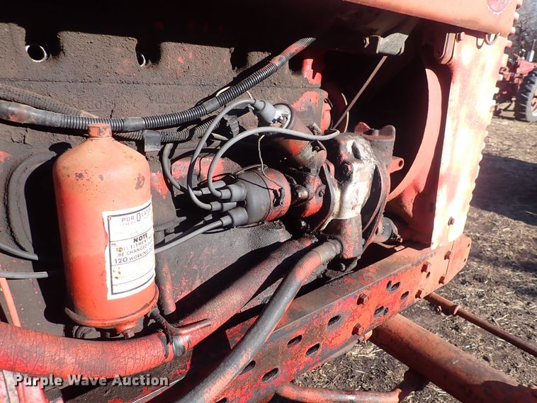 image for item DQ3887 1953 International Harvester Farmall Super M  tractor