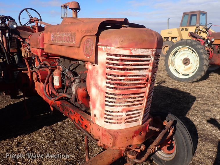 image for item DQ3887 1953 International Harvester Farmall Super M  tractor