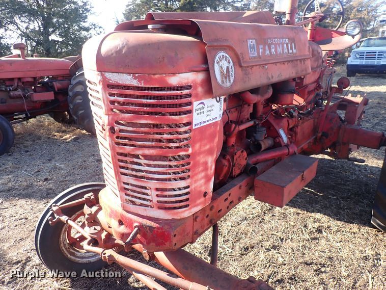 image for item DQ3887 1953 International Harvester Farmall Super M  tractor