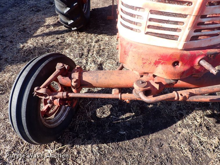 image for item DQ3887 1953 International Harvester Farmall Super M  tractor