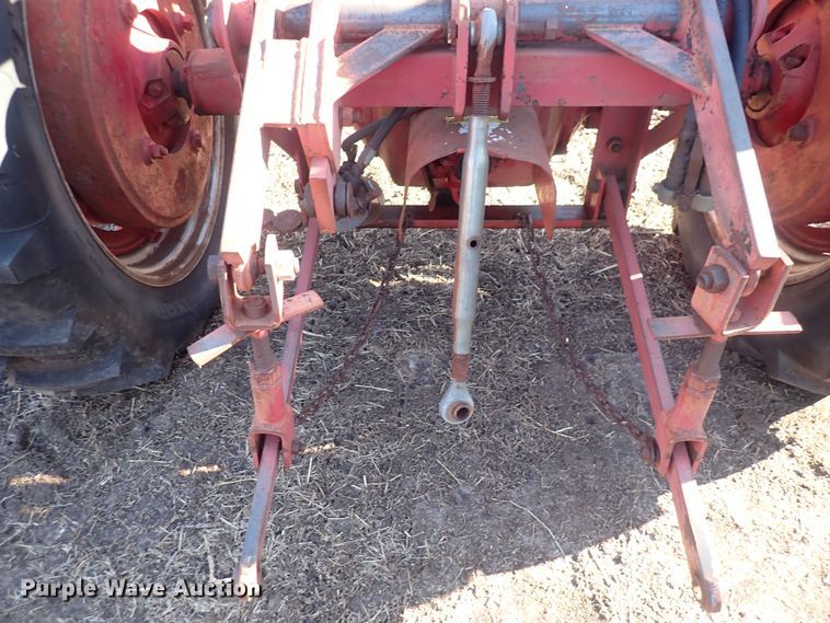 image for item DQ3887 1953 International Harvester Farmall Super M  tractor