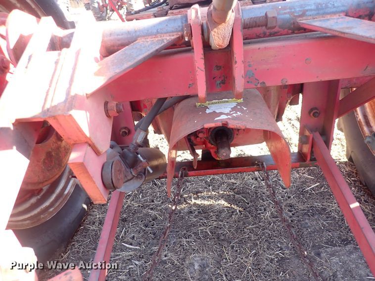 image for item DQ3887 1953 International Harvester Farmall Super M  tractor