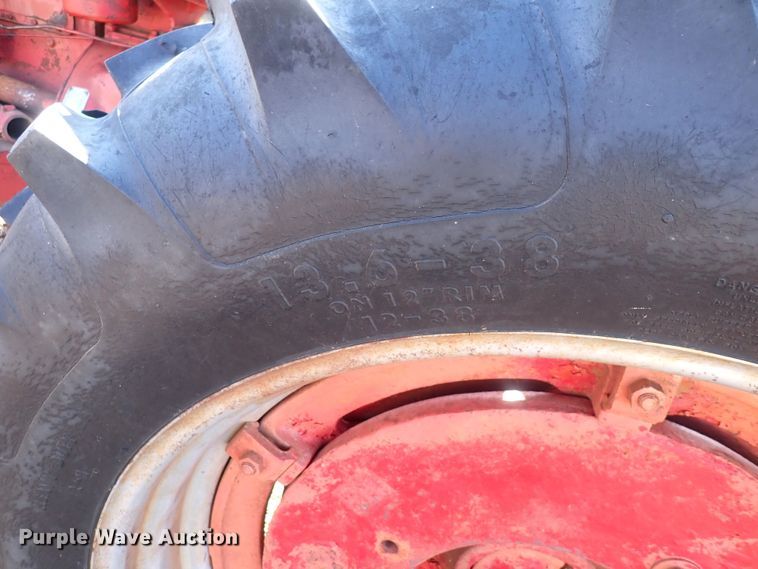 image for item DQ3887 1953 International Harvester Farmall Super M  tractor