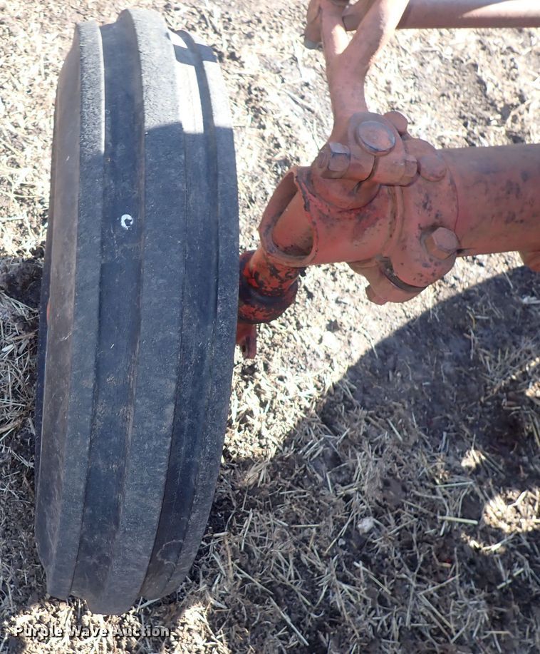 image for item DQ3887 1953 International Harvester Farmall Super M  tractor