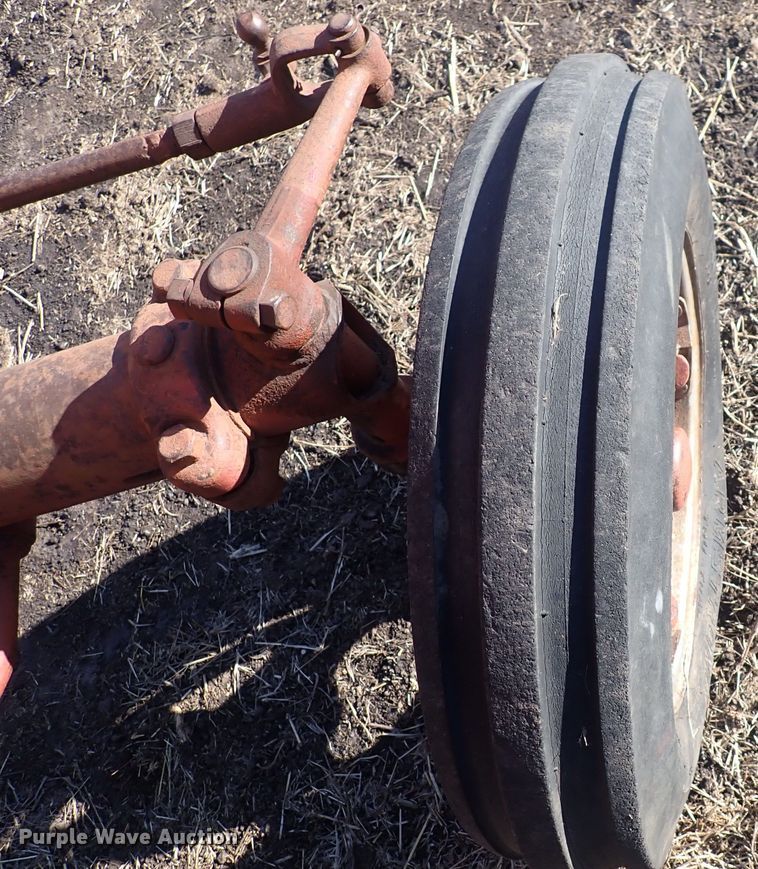 image for item DQ3887 1953 International Harvester Farmall Super M  tractor