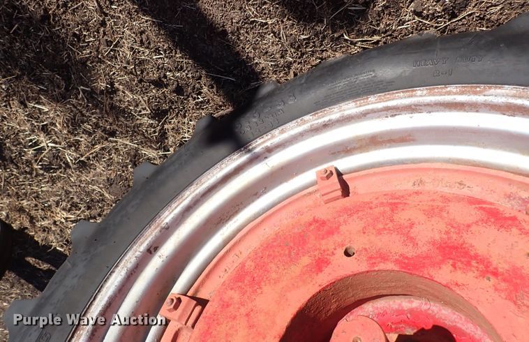 image for item DQ3887 1953 International Harvester Farmall Super M  tractor