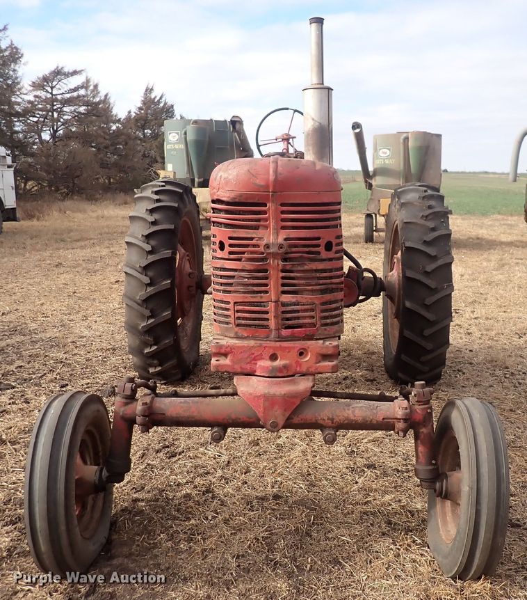 image for item DQ3891 1954 International Harvester Super M-TA  tractor