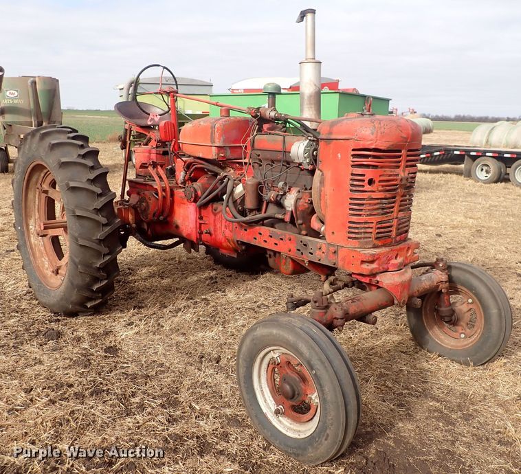 image for item DQ3891 1954 International Harvester Super M-TA  tractor