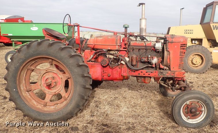 image for item DQ3891 1954 International Harvester Super M-TA  tractor