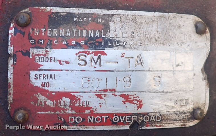 image for item DQ3891 1954 International Harvester Super M-TA  tractor