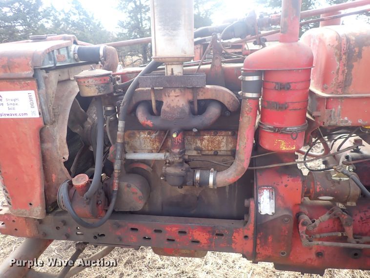 image for item DQ3891 1954 International Harvester Super M-TA  tractor