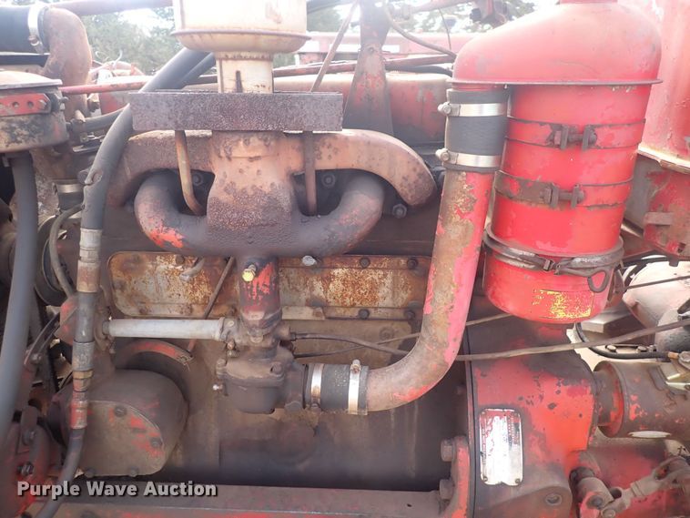 image for item DQ3891 1954 International Harvester Super M-TA  tractor