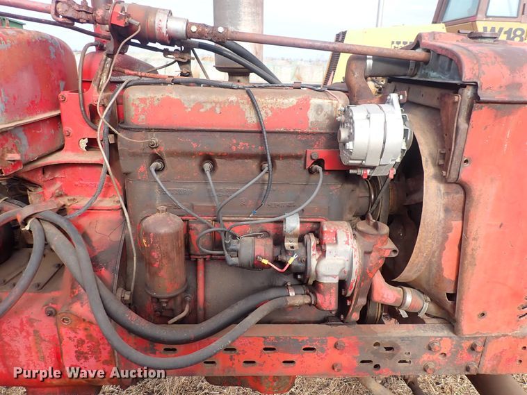 image for item DQ3891 1954 International Harvester Super M-TA  tractor