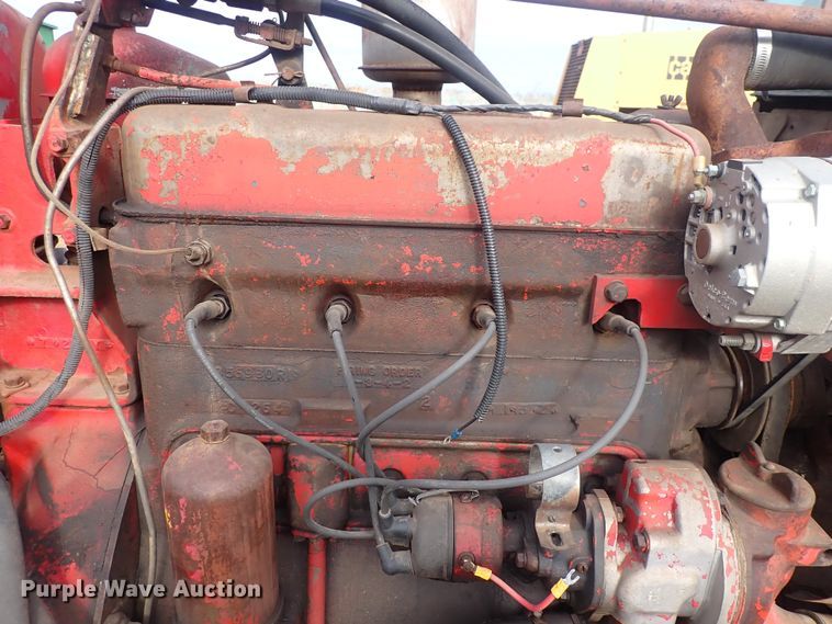 image for item DQ3891 1954 International Harvester Super M-TA  tractor