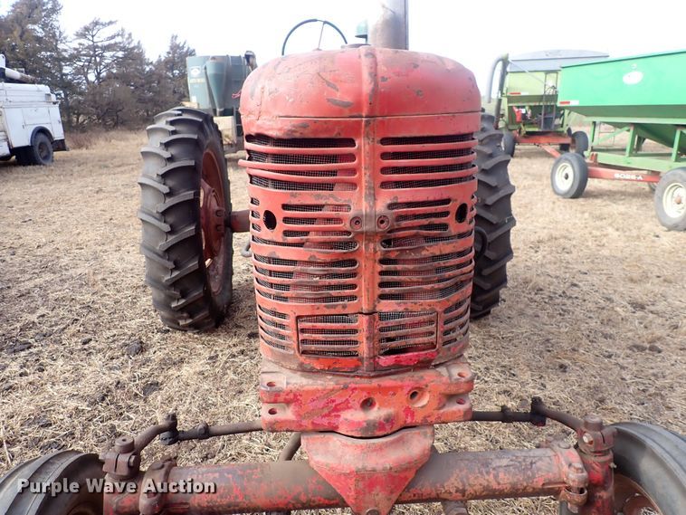 image for item DQ3891 1954 International Harvester Super M-TA  tractor