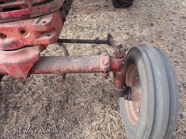 image for item DQ3891 1954 International Harvester Super M-TA  tractor