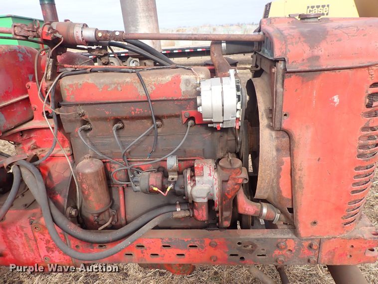 image for item DQ3891 1954 International Harvester Super M-TA  tractor