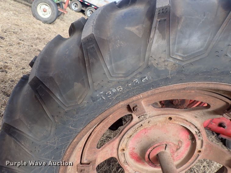 image for item DQ3891 1954 International Harvester Super M-TA  tractor