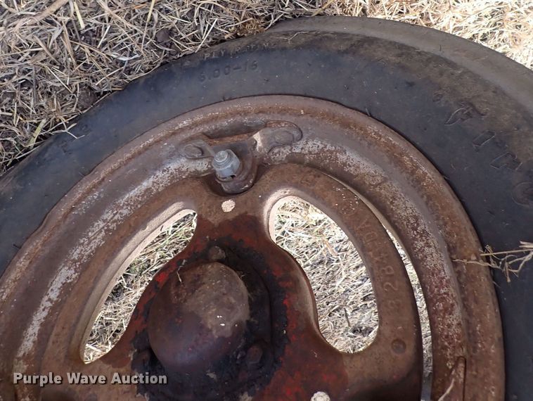 image for item DQ3891 1954 International Harvester Super M-TA  tractor