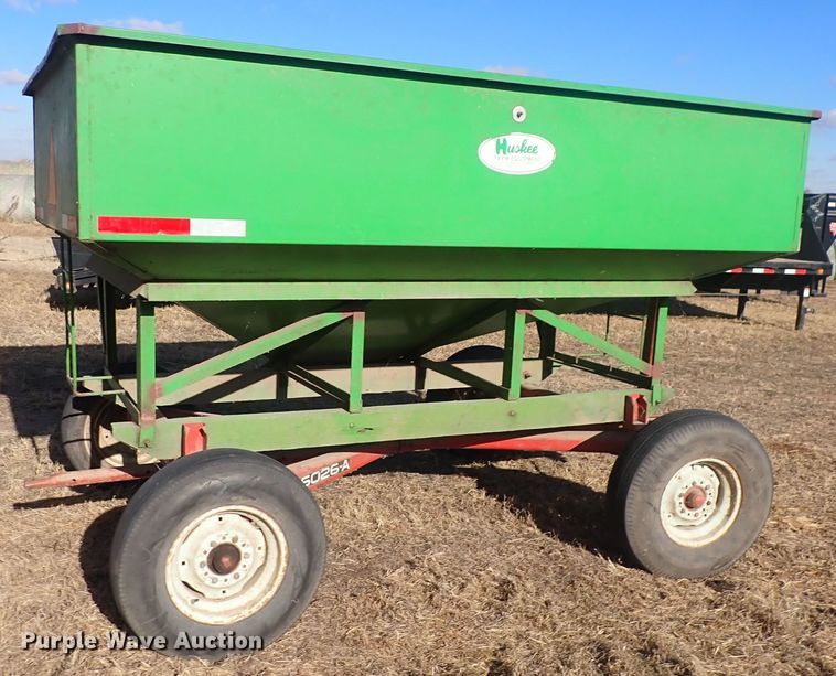 image for item DQ3892 Huskee  gravity wagon