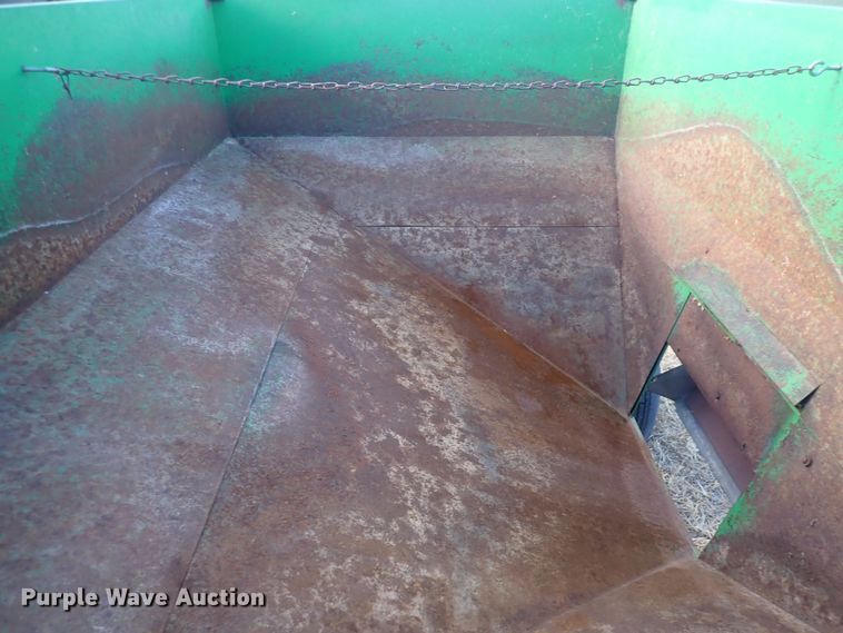 image for item DQ3892 Huskee  gravity wagon