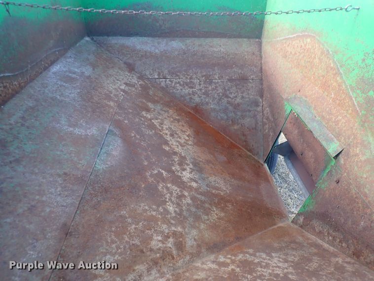 image for item DQ3892 Huskee  gravity wagon