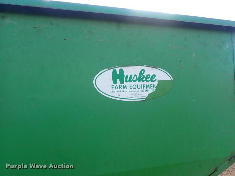 image for item DQ3892 Huskee  gravity wagon