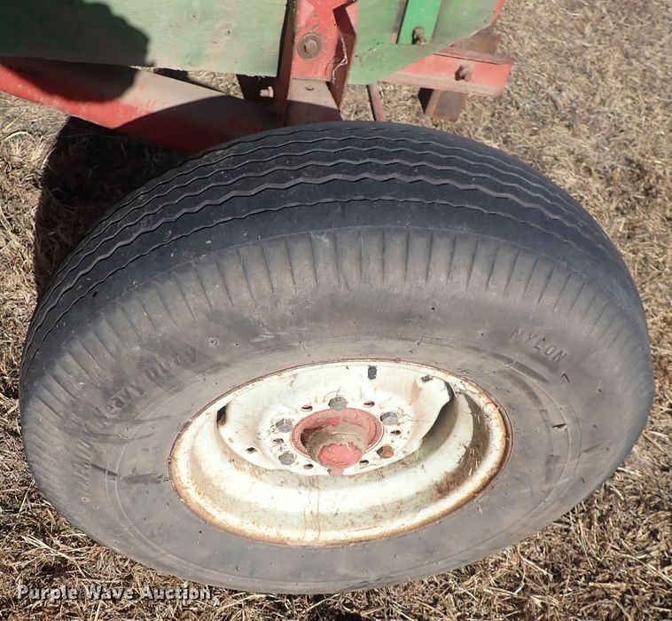 image for item DQ3892 Huskee  gravity wagon