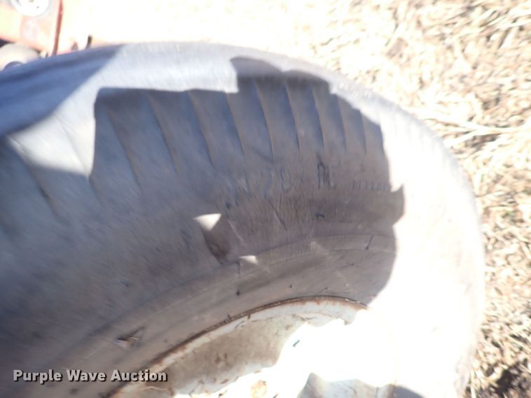 image for item DQ3892 Huskee  gravity wagon