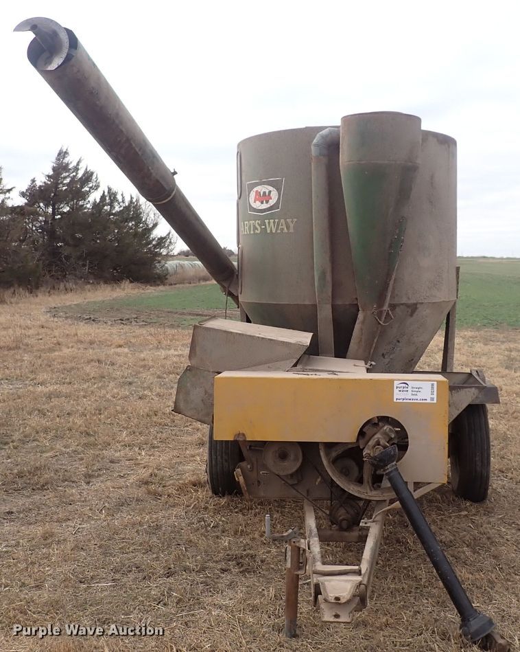 image for item DQ3896 Arts Way  feed grinder/mixer