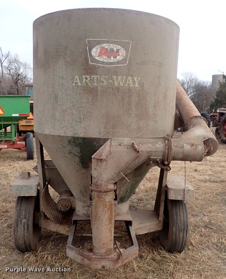 image for item DQ3896 Arts Way  feed grinder/mixer