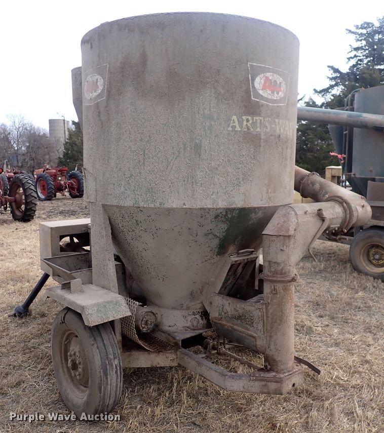 image for item DQ3896 Arts Way  feed grinder/mixer