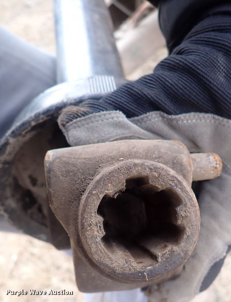 image for item DQ3896 Arts Way  feed grinder/mixer