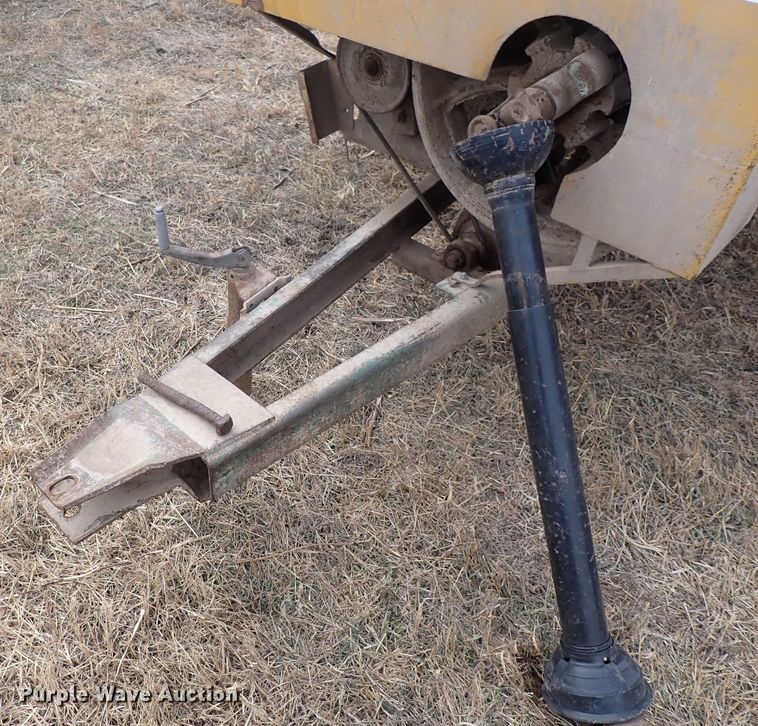 image for item DQ3896 Arts Way  feed grinder/mixer