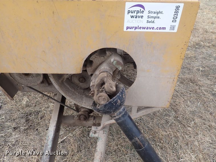 image for item DQ3896 Arts Way  feed grinder/mixer