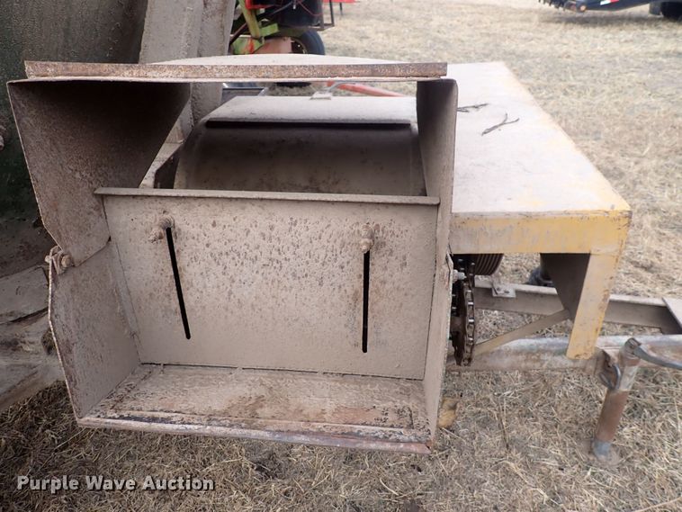 image for item DQ3896 Arts Way  feed grinder/mixer