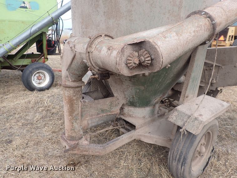 image for item DQ3896 Arts Way  feed grinder/mixer