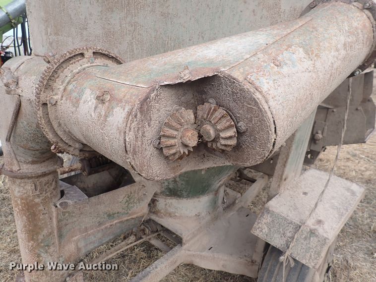 image for item DQ3896 Arts Way  feed grinder/mixer