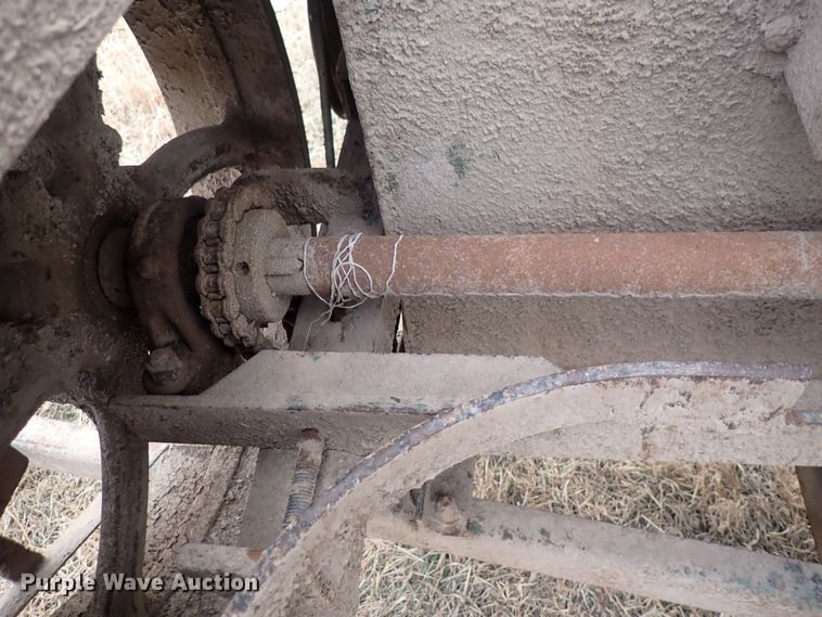 image for item DQ3896 Arts Way  feed grinder/mixer