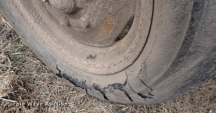 image for item DQ3896 Arts Way  feed grinder/mixer