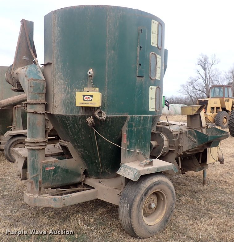 image for item DQ3897 Arts Way 459  feed grinder/mixer