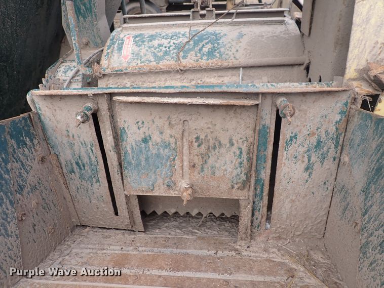 image for item DQ3897 Arts Way 459  feed grinder/mixer