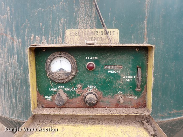 image for item DQ3897 Arts Way 459  feed grinder/mixer